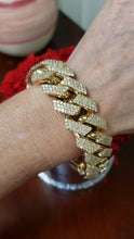 Load and play video in Gallery viewer, 18.00ct Diamond Cuban Link Bracelet In 14k Yellow Gold 22mm 276.9g 8 1/4&quot;
