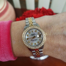 Load and play video in Gallery viewer, Ladies 26mm 1978 Rolex Datejust Two Tone Jubilee MOP Diamond Bezel 6916
