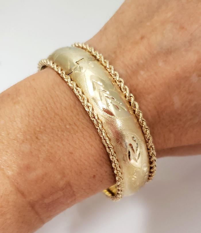 14K Gold] Custom 3mm Close Bangle Bracelet*Made-to-order* – Maxi Hawaiian  Jewelry マキシ ハワイアンジュエリー ハワイ本店
