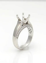 Load image into Gallery viewer, 750 18k WHITE GOLD .26ct ROUND DIAMOND FOUR PRONG ENGAGEMENT SEMI MOUNT RING
