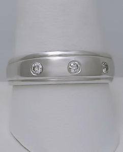 14k WHITE GOLD .19ct ROUND DIAMOND THREE STONE SOLID BACK WEDDING BAND RING